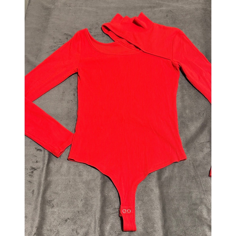 ReoRia Red Ribbed Long Sleeve Cutout Mock Neck Bodysuit Small